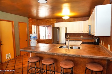 kitchen/bar