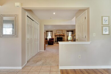 24 Crater Lake Rd Howell NJ-large-011-7-