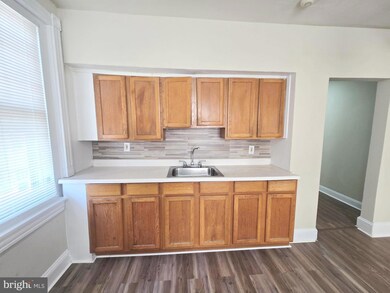 61 Owen Ave unit 2ND FL, Lansdowne, PA 19050 - photo 4