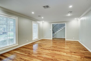 12106 Perthshire Rd, Houston, TX 77024 - photo 6