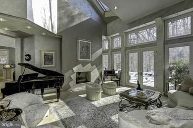 10035 Avenel Farm Dr, Potomac, MD 20854 - photo 4