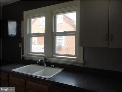 438 W 4th St unit 2ND FL, East Greenville, PA 18041 - photo 3