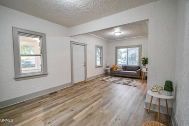 810 N 13th St, Bismarck