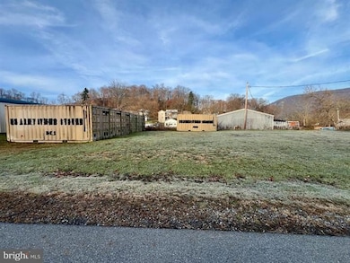 531 Monroe St, Everett, PA 15537 - photo 7