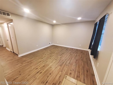 21213 Powers Ave, Dearborn Heights, MI 48125 - photo 2