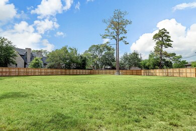 11214 Lacewood Ln, Houston, TX 77024 - photo 2