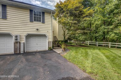 2102 Buckingham Cir, Middletown, NJ 07748 - photo 3