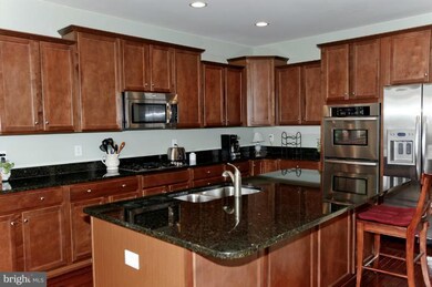 25021 White Sands Dr, Chantilly, VA 20152 - photo 2