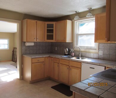 201 Maple St, Sugar Grove, OH 43155 - photo 6