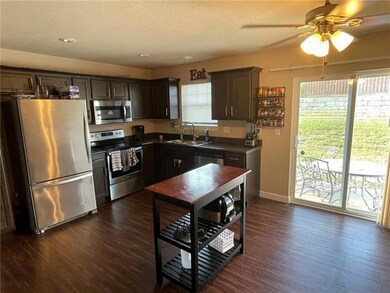 264 Pointe Ln, Raymore, MO 64083 - photo 5