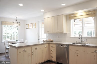 8201 Coach St, Potomac, MD 20854 - photo 6