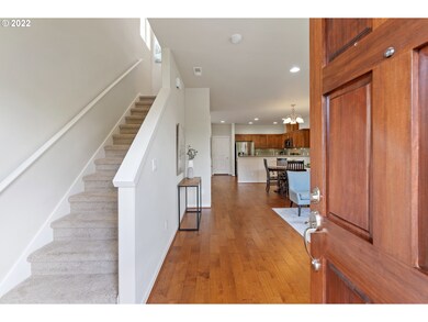 Living Room/Entrance