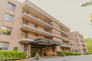 3461 Amboy Rd unit 1F, Staten Island, NY 10306 - photo 2