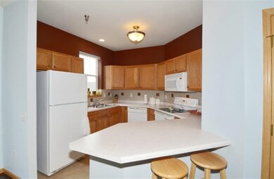 2783 Crinkle Root Dr unit 503, Fitchburg, WI 53711 - photo 5