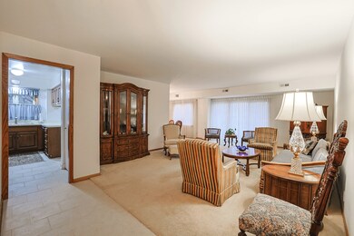 2420 W Talcott Rd unit 109, Park Ridge, IL 60068 - photo 3