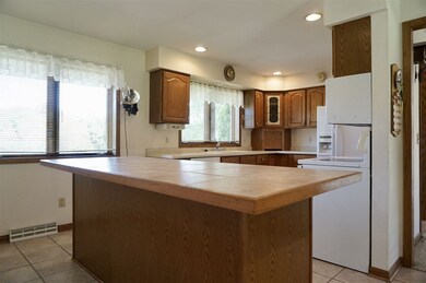 4613 W Rutland Rd, Brooklyn, WI 53521 - photo 6