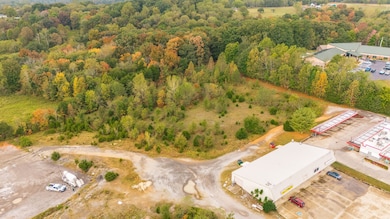 1112 New Highway 52 E, Westmoreland, TN 37186 - photo 3