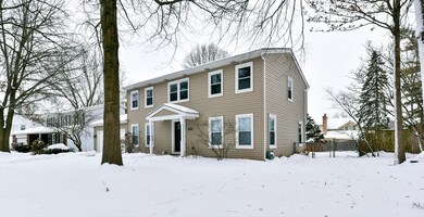 1167 Banbury Cir, Naperville, IL 60540 - photo 2