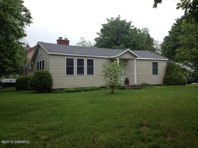 502 N Hudson St, Lowell, MI 49331 - photo 2