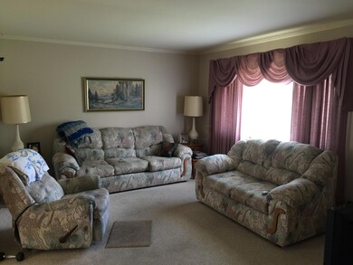 2814 Halifax Ct, Columbus, OH 43232 - photo 4