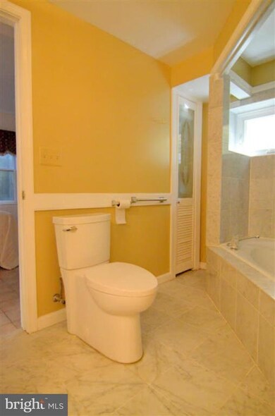 306 E Marshall St unit LOWER, Middleburg, VA 20117 - photo 7