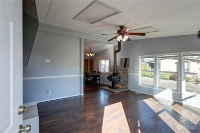 300 Grand Fir Dr, Enumclaw, WA 98022 - photo 3