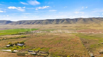 3500 Island Rd unit South, White Swan, WA 98952 - photo 2