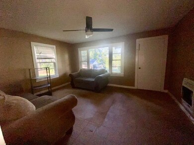 819 Holmes St, Tylertown, MS 39667 - photo 4