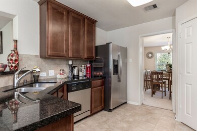 229 Midtown Park Dr, Alvin, TX 77511 - photo 5