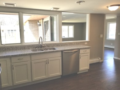 517 Flossmoor Ave, Waukegan, IL 60085 - photo 4