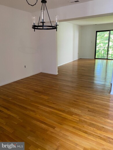 901 Silver Ct, Hamilton Square, NJ 08690 - photo 5