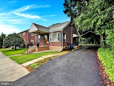 224 Mayberry Ave, Reading, PA 19605 - photo 2