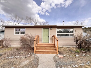 246 N Humbolt St, Canyon City, OR 97820 - photo 2