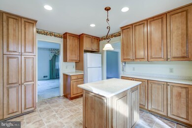 5303 Manorfield Rd, Rockville, MD 20853 - photo 6