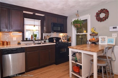 82 Warren Ave, Cranston, RI 02920 - photo 4