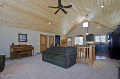 004-Living_Room-1609646-mls