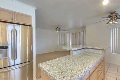 Kitchen Island w/ Breakfast bar