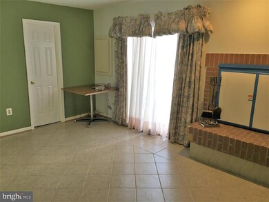 4 Sonata Ct, Silver Spring, MD 20901 - photo 4