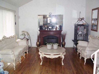 1083 Lockwood Rd, Columbus, OH 43227 - photo 2