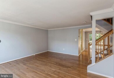 13820 Fount Beattie Ct, Centreville, VA 20121 - photo 2