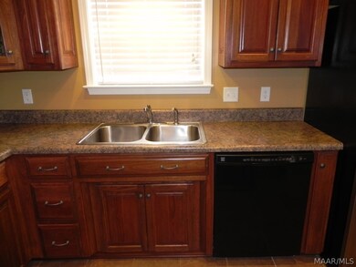 132 Lilac Ln, Dothan, AL 36305 - photo 4