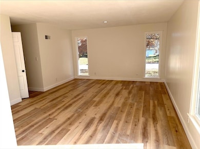 304 S Silver Top Ln, Raymore, MO 64083 - photo 7