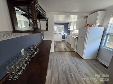 1900 Double Oaks Rd, Charlotte, NC 28206 - photo 6