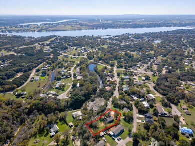 812 E Aquarius Ct, Granbury, TX 76049 - photo 3