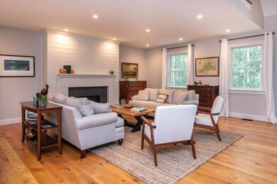 14NBOG-Living3-6847