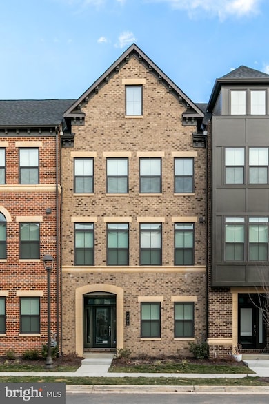 43406 Charitable St, Ashburn, VA 20147 - photo 2