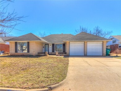 2404 NW 111th St - Front yard