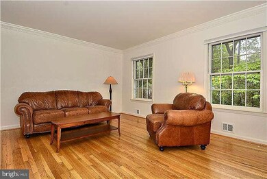 3534 Hamlet Place, Chevy Chase, MD 20815 - photo 5