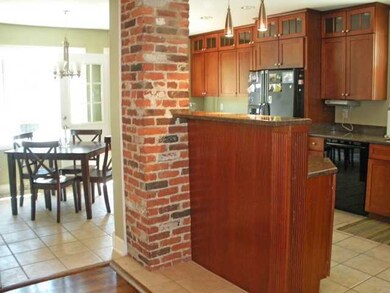 205 Fallis Rd, Columbus, OH 43214 - photo 2