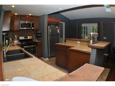 Custom Kitchen-Great for Entertaining
